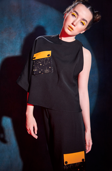 One Shoulder pocket to with one side pocket pants